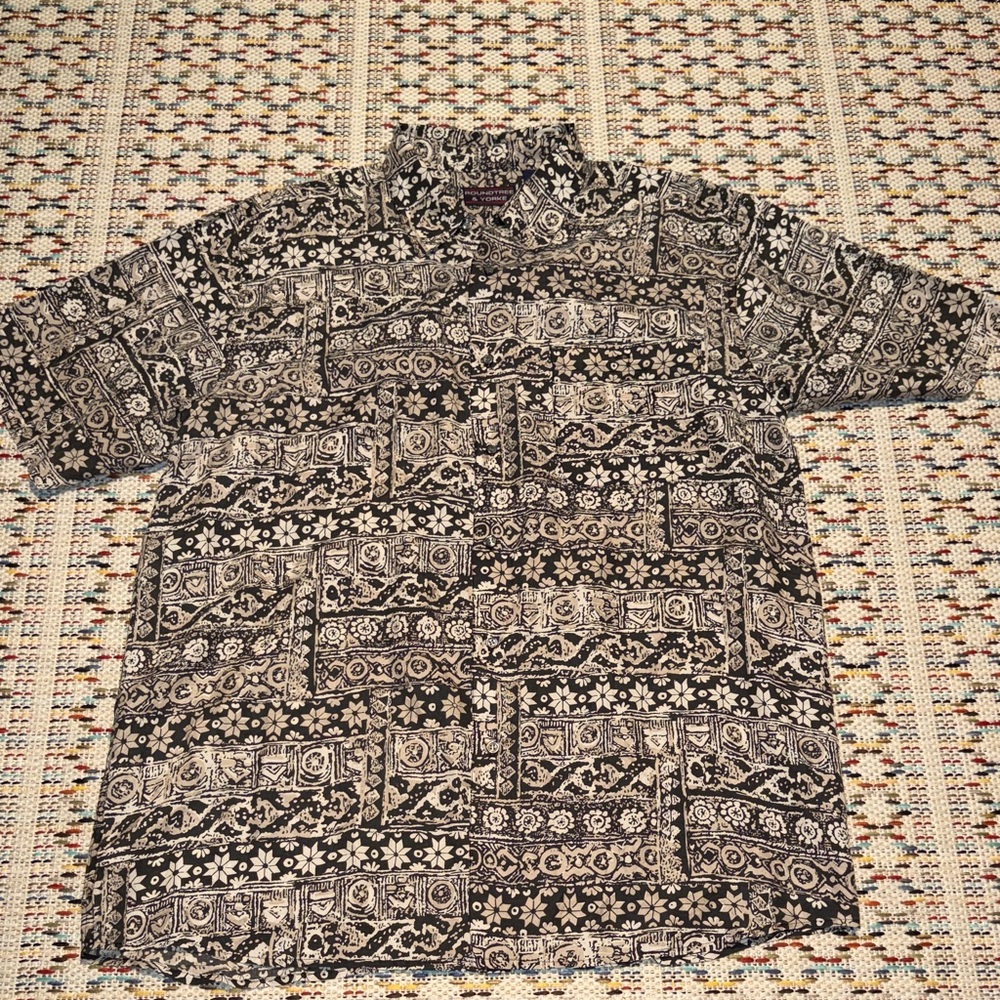 100% silk  Roundtree & Yorke Black and White Geometric Shirt